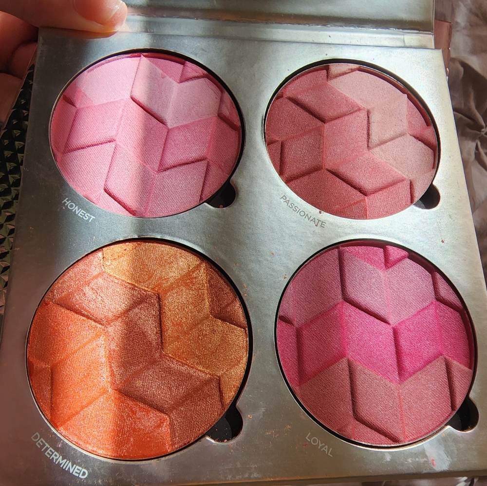 Pur blush book